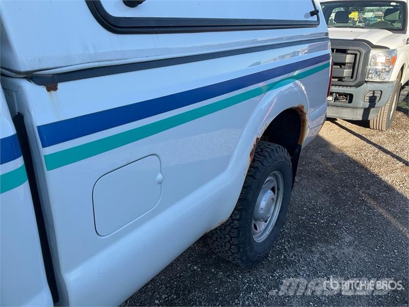 Ford F-250 XL 4x4 Pickup Ostalo