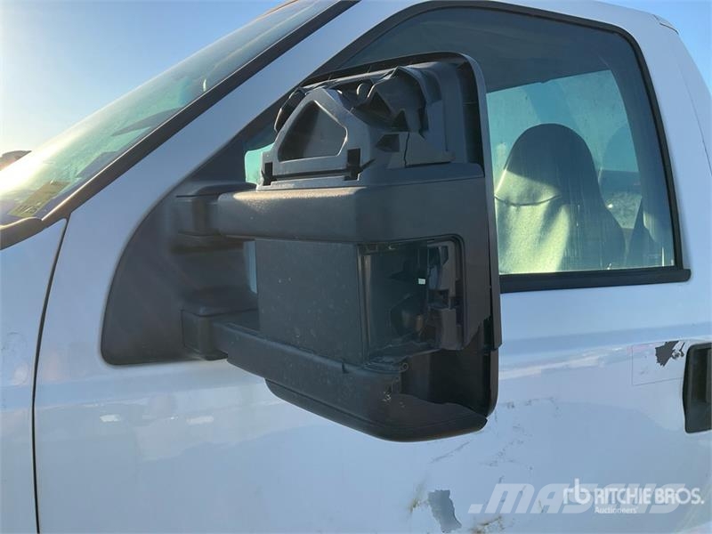 Ford F-250 XL 4x4 Pickup Outros