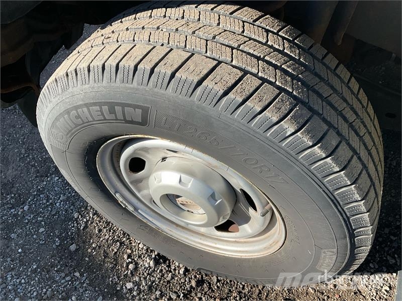 Ford F-250 XL 4x4 Pickup Ostalo