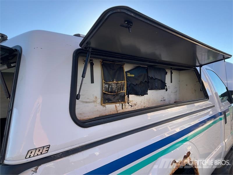 Ford F-250 XL 4x4 Pickup Ostalo