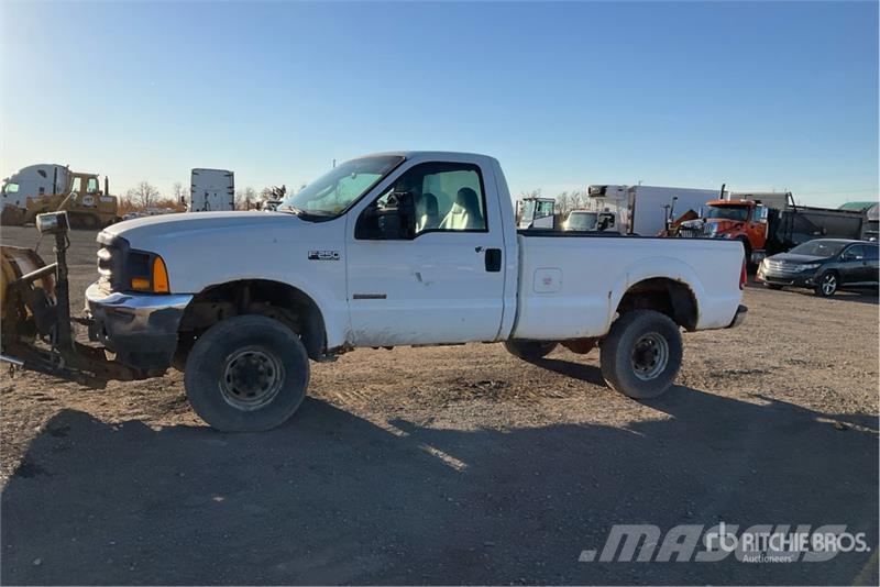 Ford F-250 XL 4x4 Pickup Outros
