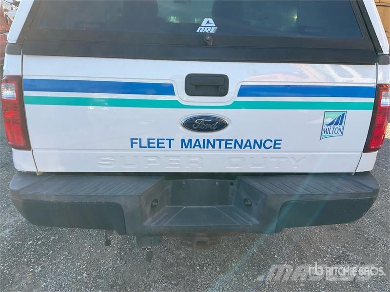 Ford F-250 XL 4x4 Pickup Ostalo