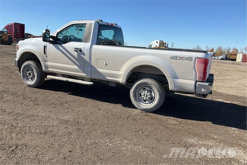 Ford F-250 XL 4x4 Pickup 其他
