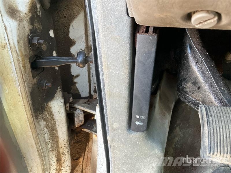 Ford F-250 XL 4x4 Pickup Outros