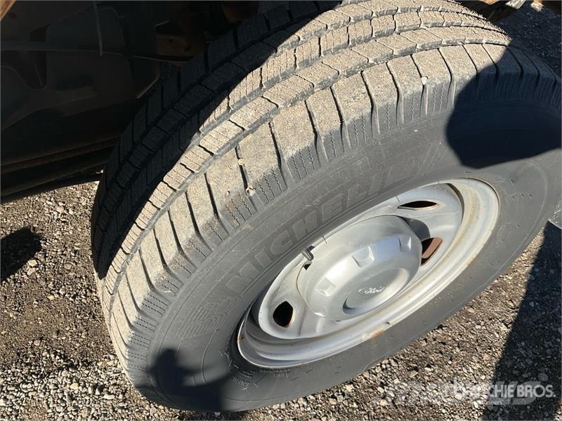 Ford F-250 XL 4x4 Pickup Ostalo