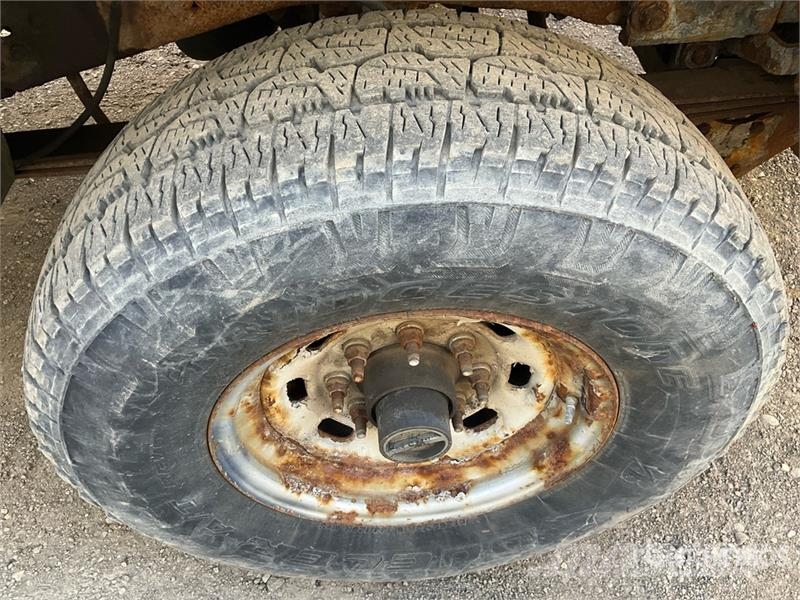 Ford F-250 XL 4x4 Pickup Outros