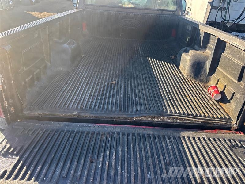 Ford F-250 XL 4x4 Pickup Autre fourgon / utilitaire