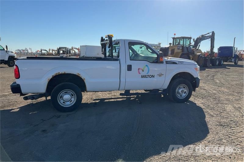 Ford F-250 XL 4x4 Pickup Ostalo