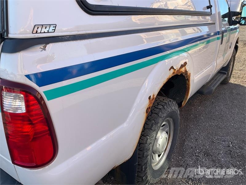 Ford F-250 XL 4x4 Pickup Ostalo