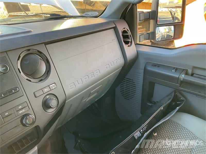 Ford F-250 XL 4x4 Pickup Ostalo