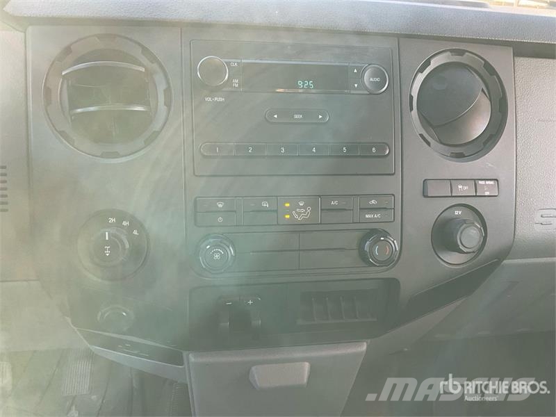 Ford F-250 XL 4x4 Pickup Ostalo