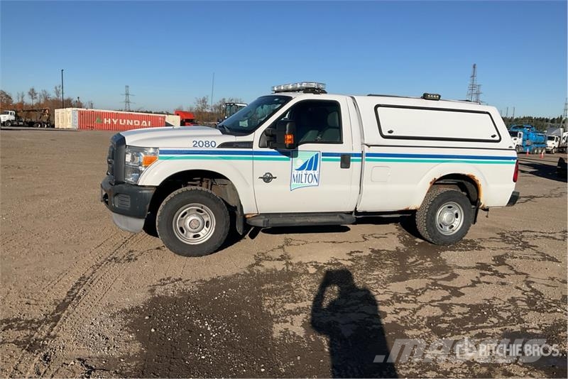 Ford F-250 XL 4x4 Pickup Ostalo