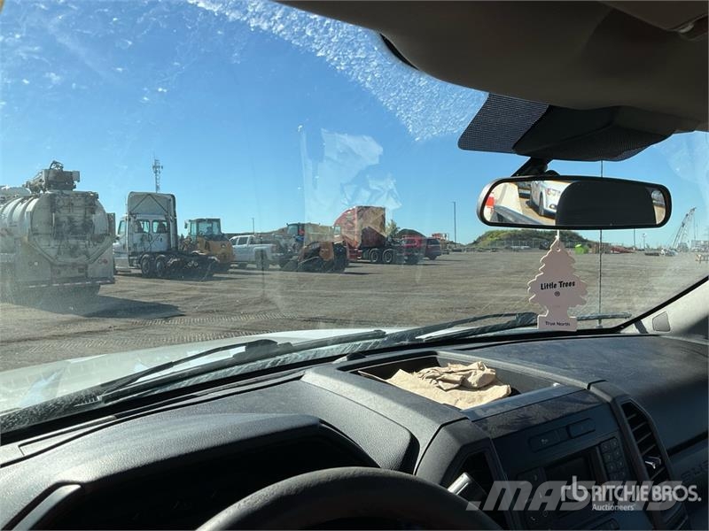 Ford F-250 XL 4x4 Pickup 其他