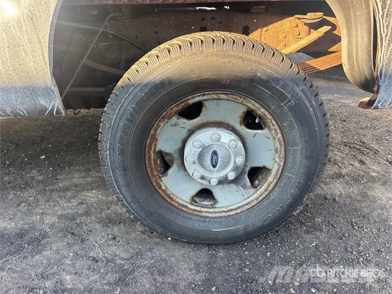 Ford F-250 XL 4x4 Pickup Autre fourgon / utilitaire