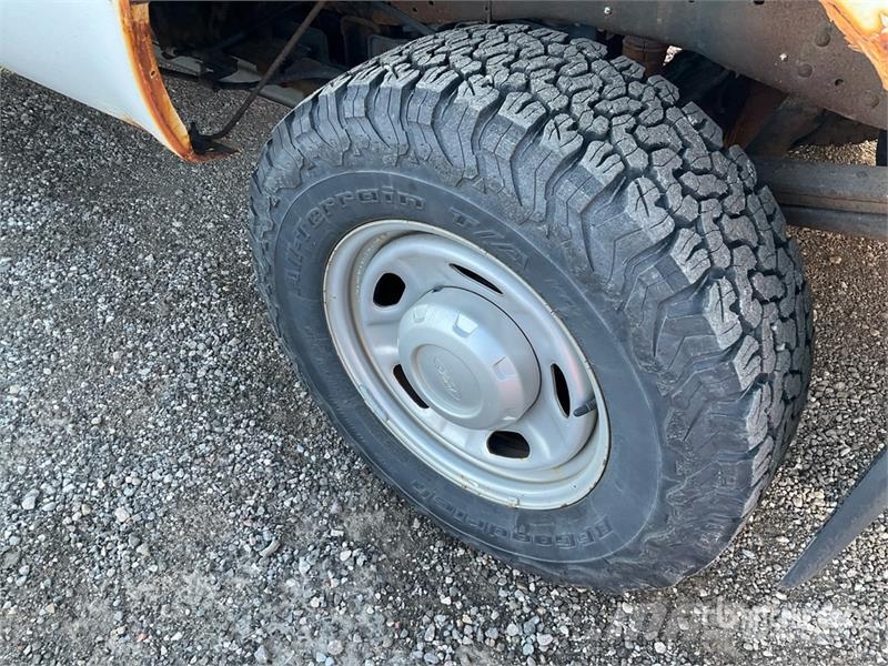 Ford F-250 XL 4x4 Pickup Ostalo