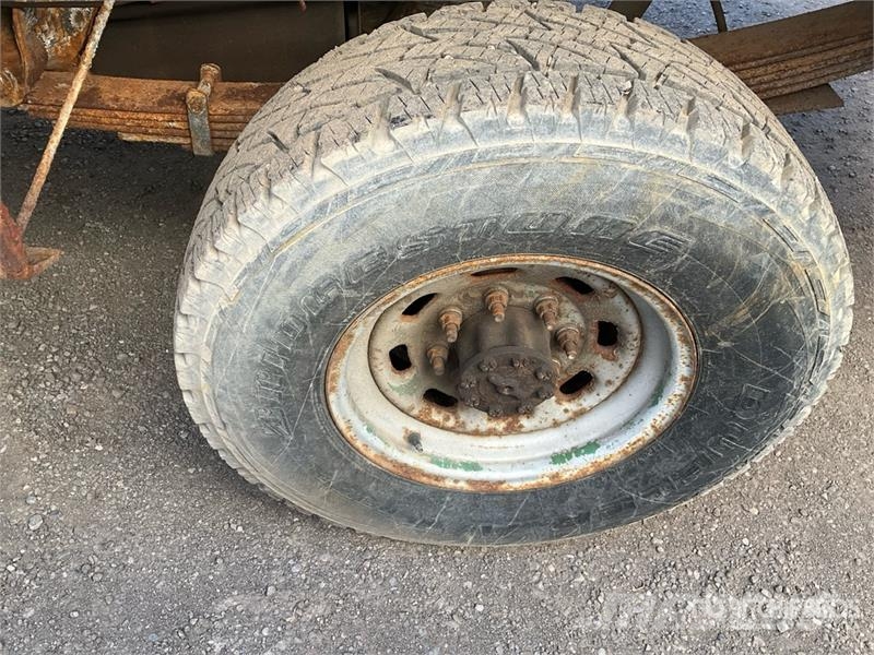 Ford F-250 XL 4x4 Pickup Outros