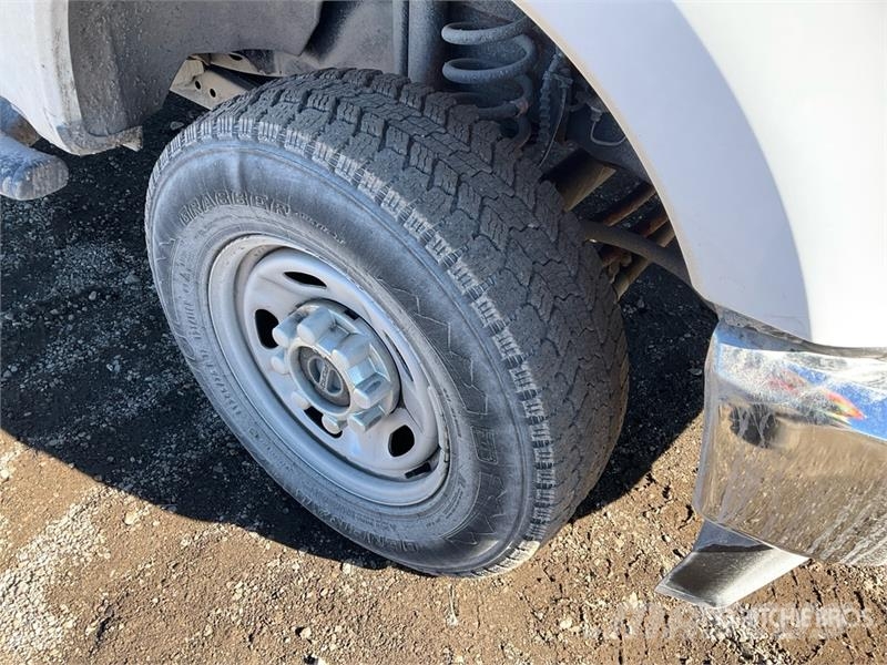 Ford F-250 XL 4x4 Pickup 其他