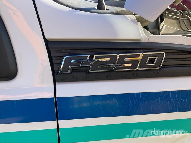 Ford F-250 XL 4x4 Pickup Ostalo