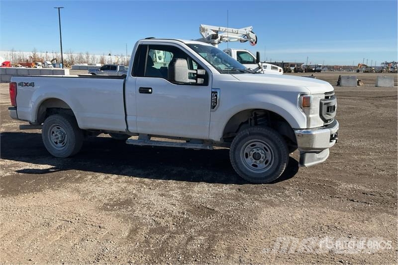Ford F-250 XL 4x4 Pickup 其他
