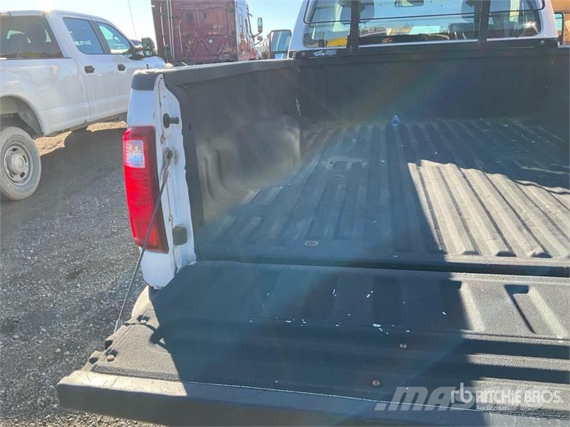 Ford F-250 XL 4x4 Pickup Ostalo