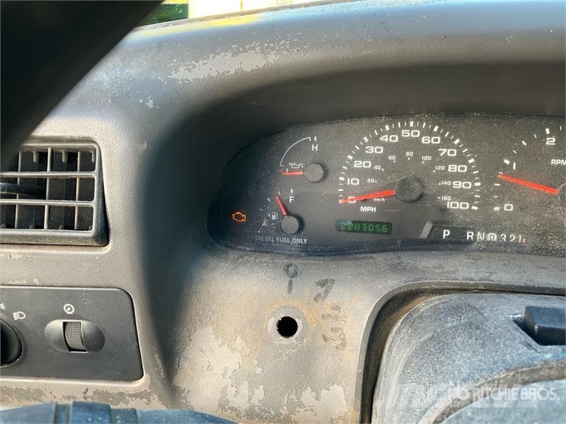 Ford F-250 XL 4x4 Pickup Outros