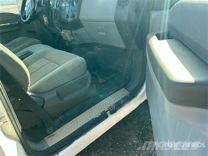 Ford F-250 XL 4x4 Snow Plow Truck Komunalna vozila za opštu namenu