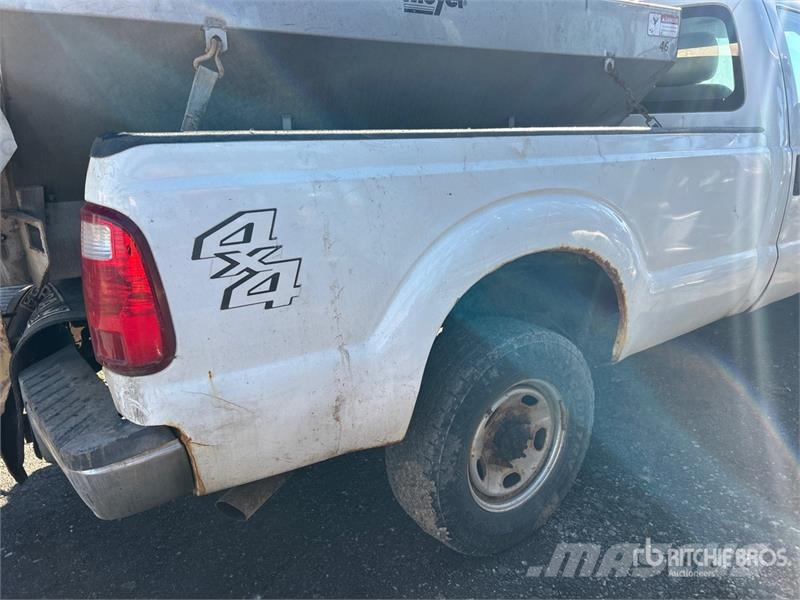 Ford F-250 XL 4x4 Snow Plow Truck Komunalna vozila za opštu namenu