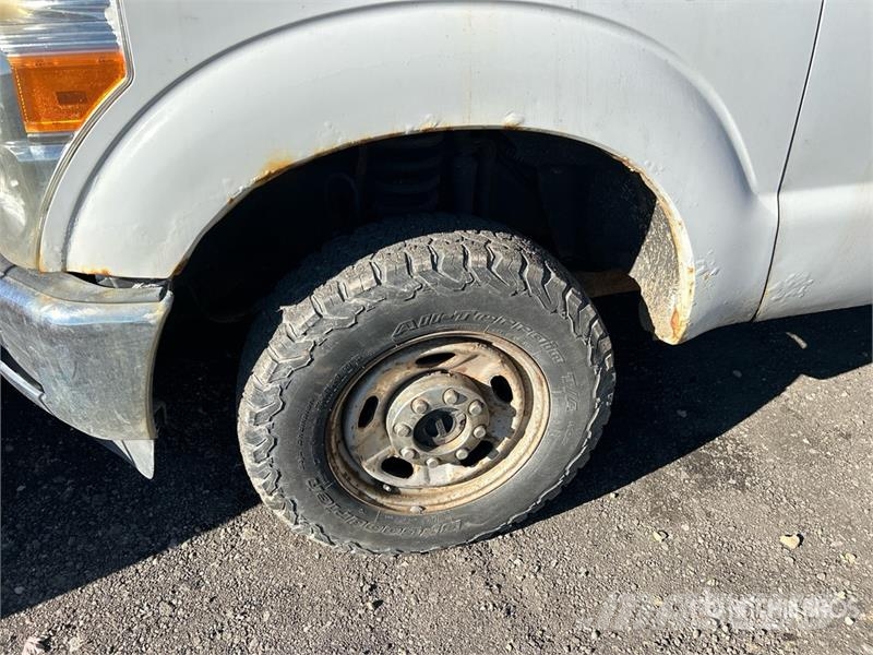 Ford F-250 XL 4x4 Snow Plow Truck Komunalna vozila za opštu namenu