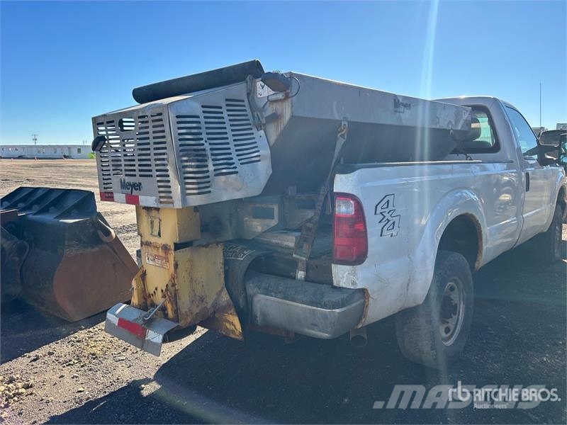 Ford F-250 XL 4x4 Snow Plow Truck Komunalna vozila za opštu namenu