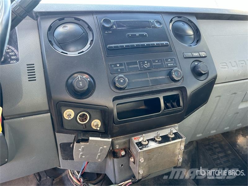 Ford F-250 XL 4x4 Snow Plow Truck Komunalna vozila za opštu namenu