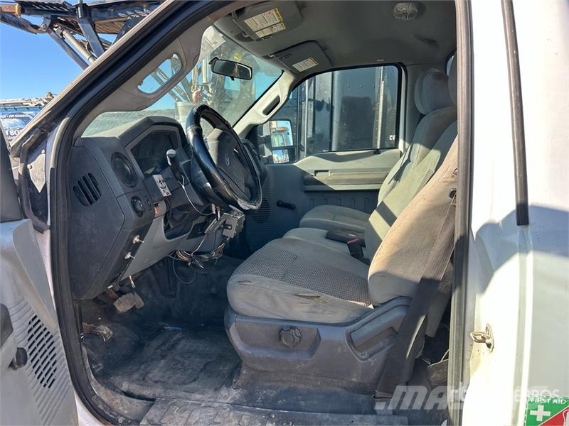 Ford F-250 XL 4x4 Snow Plow Truck Komunalna vozila za opštu namenu