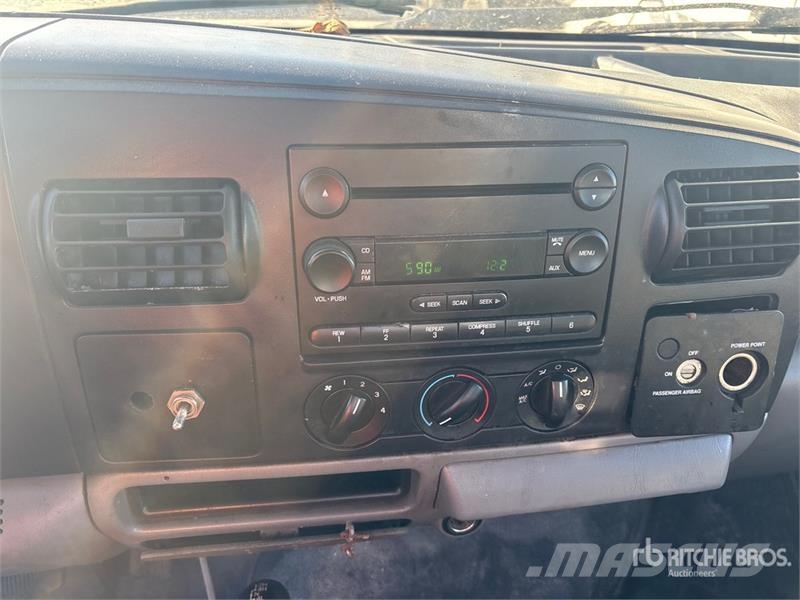 Ford F-250 XL XL 4x4 Pickup Ostalo