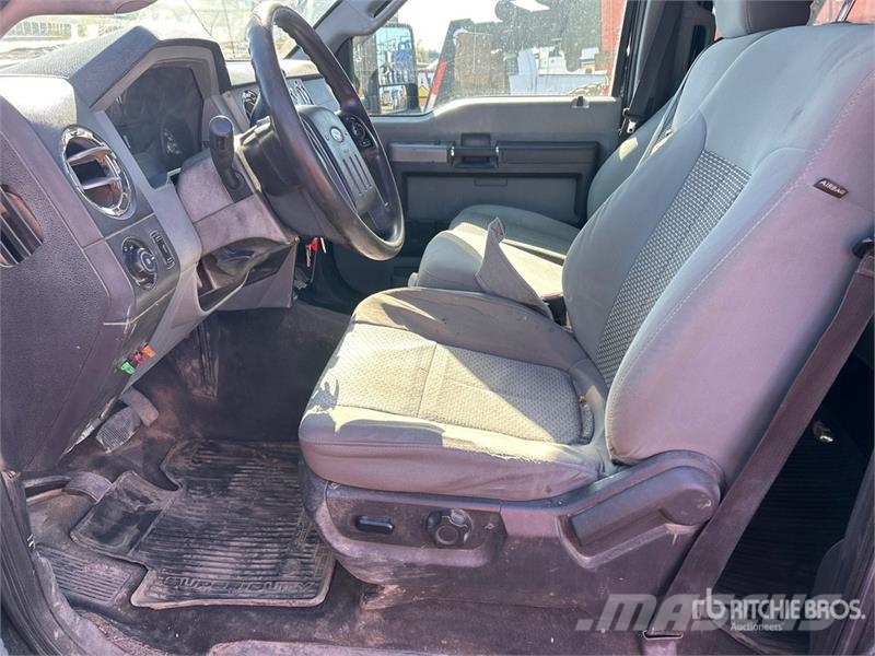 Ford F-250 XLT 4x4 Crew Cab Pickup Прочие фургоны