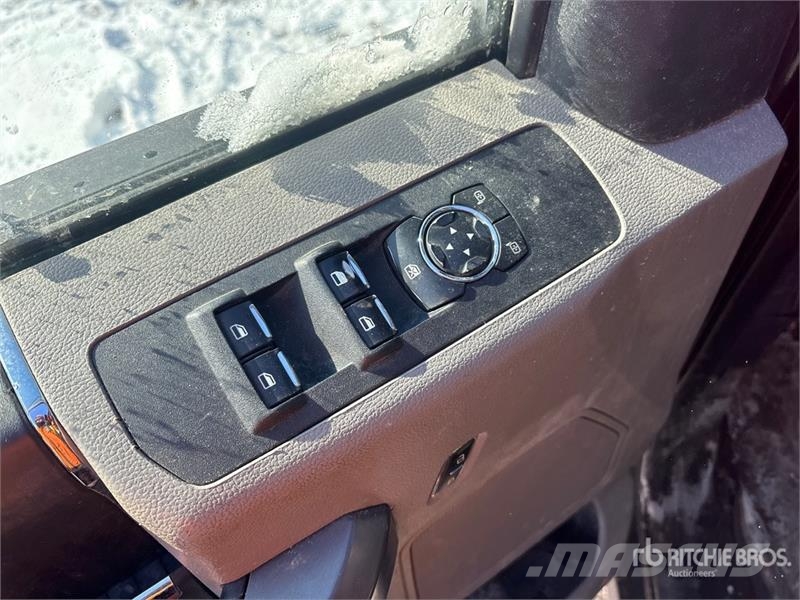 Ford F-250 XLT 4x4 Crew Cab Pickup Anders
