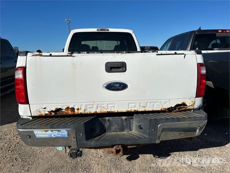 Ford F-250 XLT 4x4 Crew Cab Pickup Other