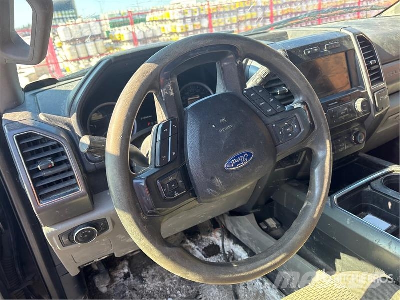 Ford F-250 XLT 4x4 Crew Cab Pickup Anders