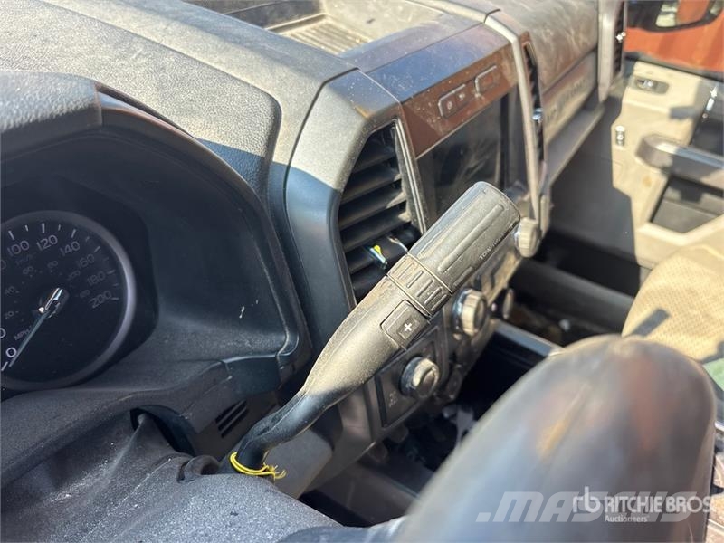 Ford F-250 XLT 4x4 Crew Cab Pickup Anders