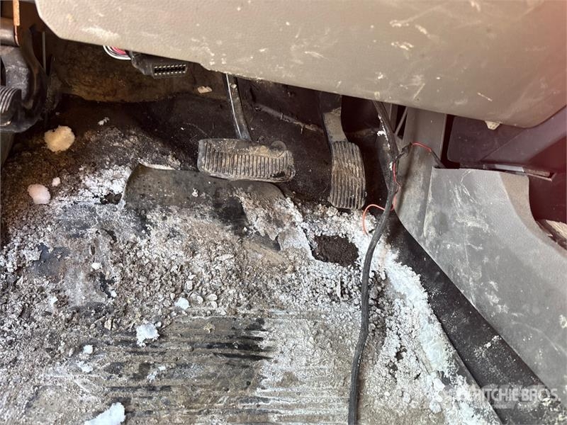 Ford F-250 XLT 4x4 Crew Cab Pickup Ostalo