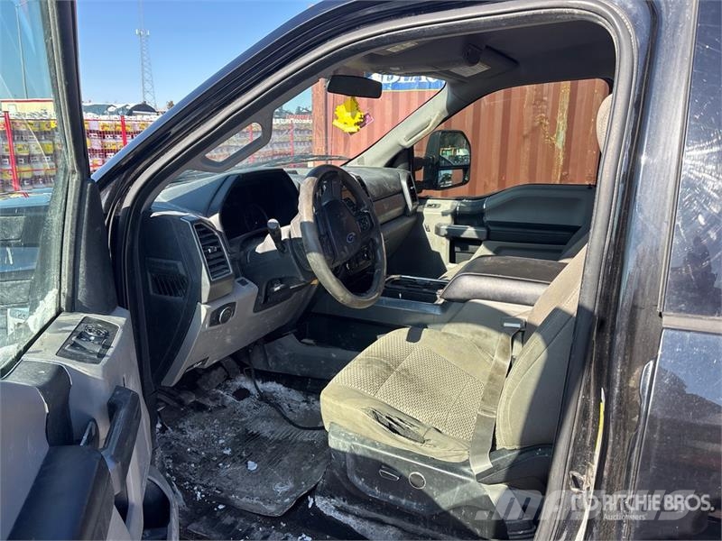 Ford F-250 XLT 4x4 Crew Cab Pickup Anders