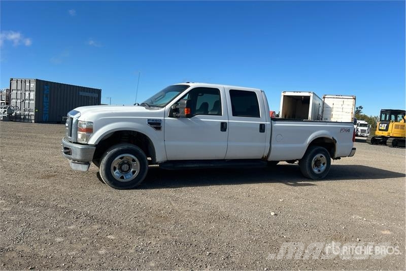 Ford F-250 XLT 4x4 Crew Cab Pickup Drugi