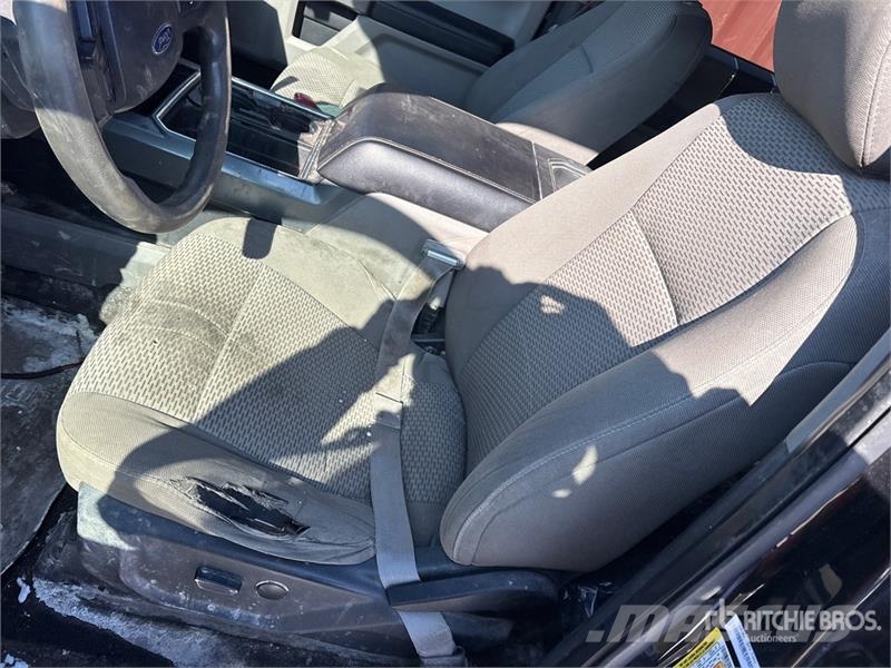 Ford F-250 XLT 4x4 Crew Cab Pickup Ostalo