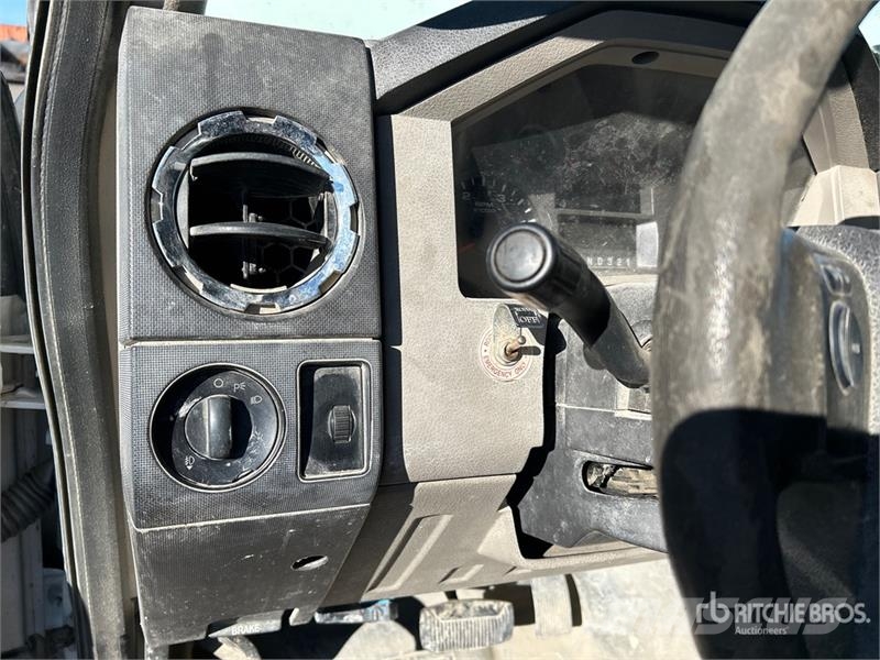 Ford F-250 XLT 4x4 Crew Cab Pickup Other