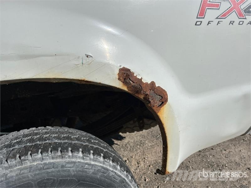 Ford F-250 XLT 4x4 Crew Cab Pickup Other