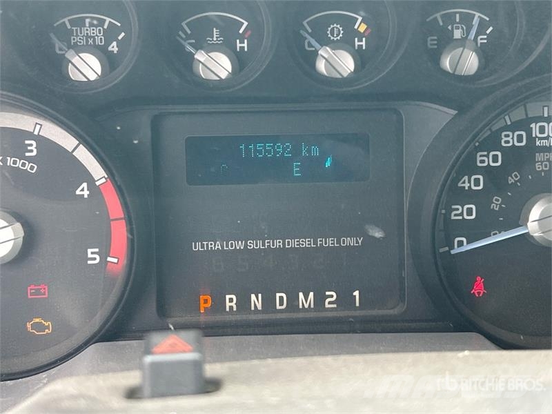 Ford F-250 XLT 4x4 Crew Cab Pickup (Inoperable) Furgoni altro