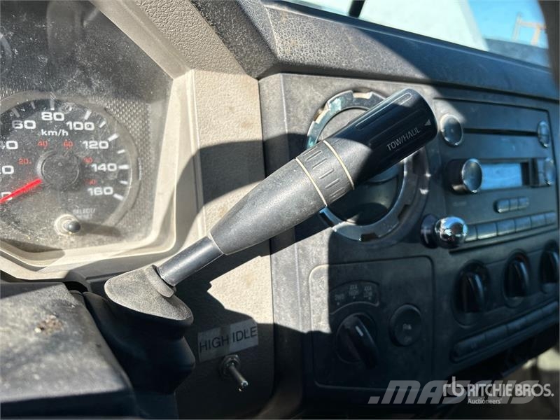 Ford F-250 XLT 4x4 Crew Cab Pickup Other