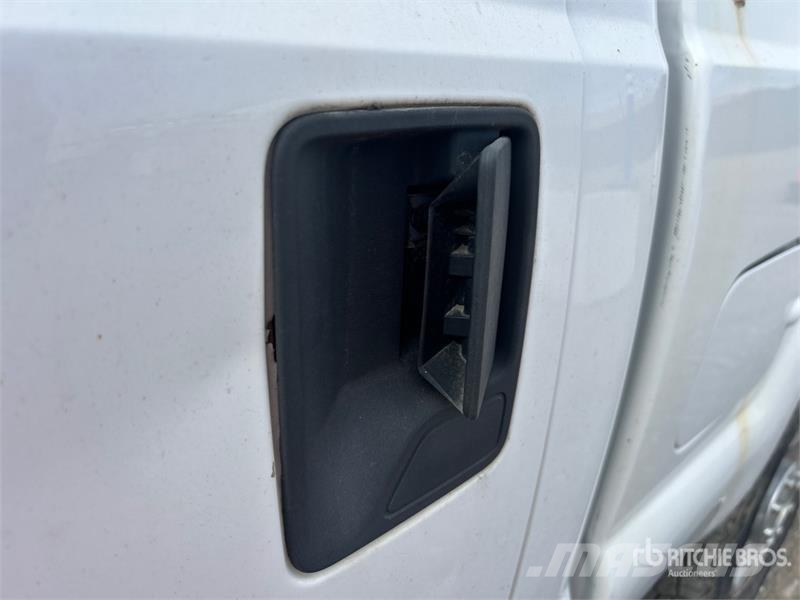 Ford F-250 XLT 4x4 Crew Cab Pickup Drugi