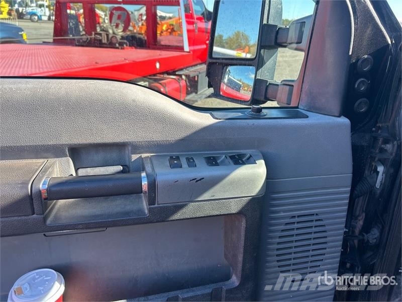 Ford F-250 XLT 4x4 Crew Cab Pickup Прочие фургоны