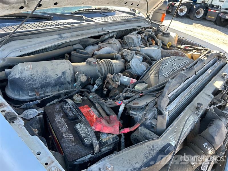 Ford F-250 XLT 4x4 Crew Cab Pickup Other