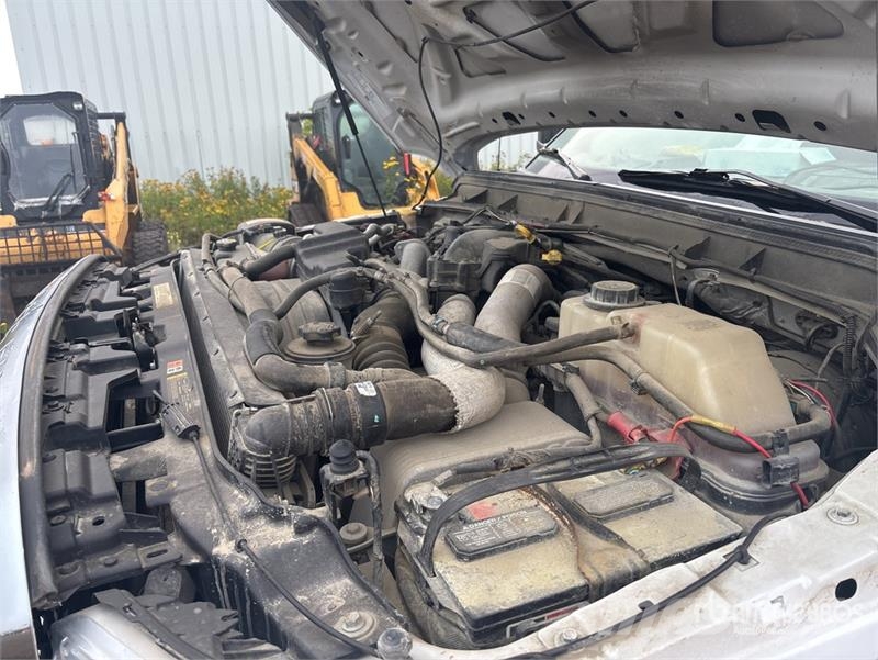 Ford F-250 XLT 4x4 Crew Cab Pickup Ostalo