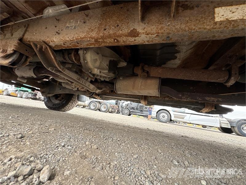 Ford F-250 XLT 4x4 Crew Cab Pickup Muu